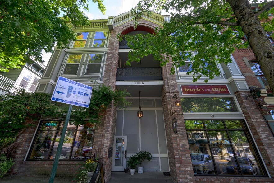 Primary Photo Of 1006 Harris Ave, Bellingham Storefront Retail Residential For Sale