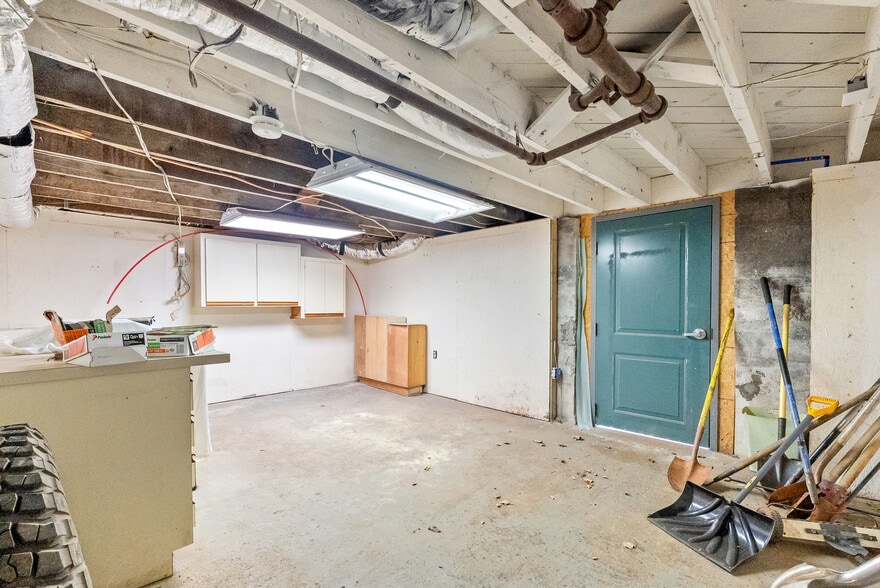 More Photos Of 15115 Forest Road, Forest Office For Lease