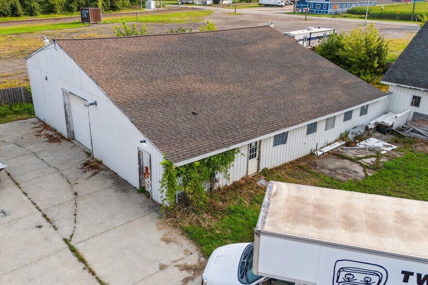 More Photos Of 5232 Morrish Rd, Swartz Creek Office For Sale