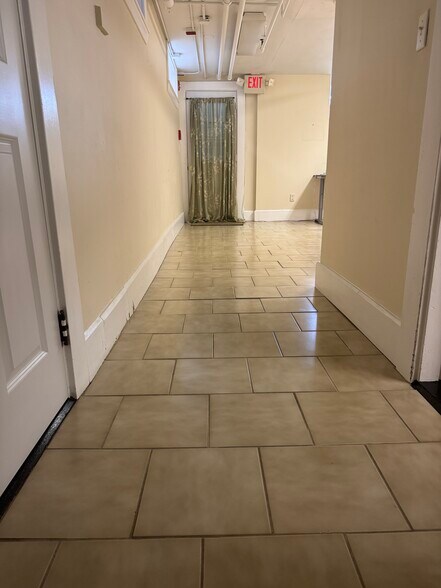 More Photos Of 202-204 Lafayette St, Salem Office Residential For Lease