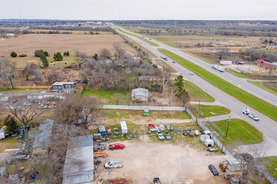 More Photos Of 262 Highway 290 E, Elgin Specialty For Sale