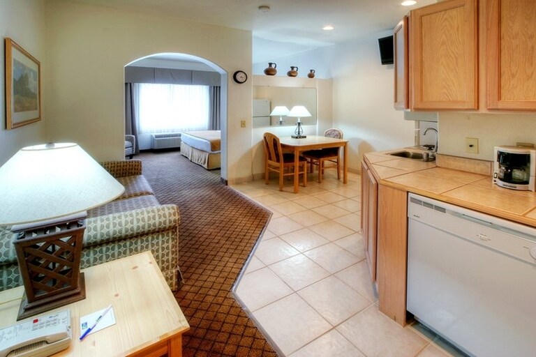 More Photos Of 2300 N Main St, Roswell Hotel For Sale