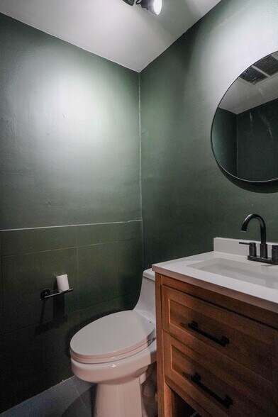 More Photos Of 743-749 NW 23rd St, Miami Food Processing For Sale