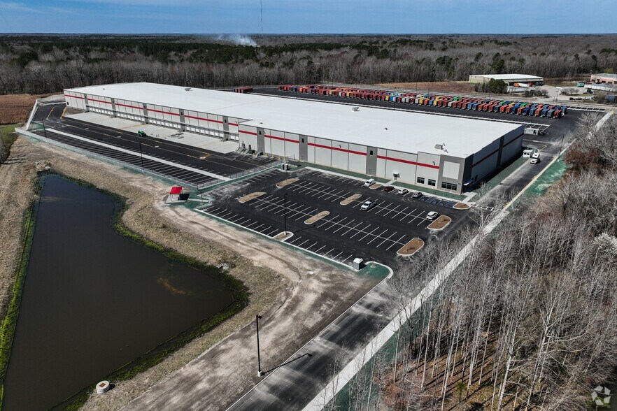 More Photos Of 1996 Northgate Commerce Pky, Suffolk Distribution For Lease