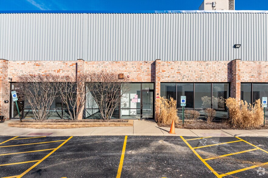 More Photos Of 1645 Downs Dr, West Chicago Distribution For Lease