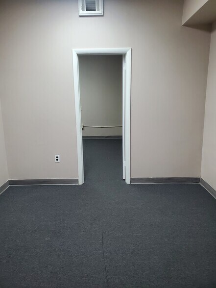 More Photos Of 8400 Bustleton Ave, Philadelphia Medical For Lease