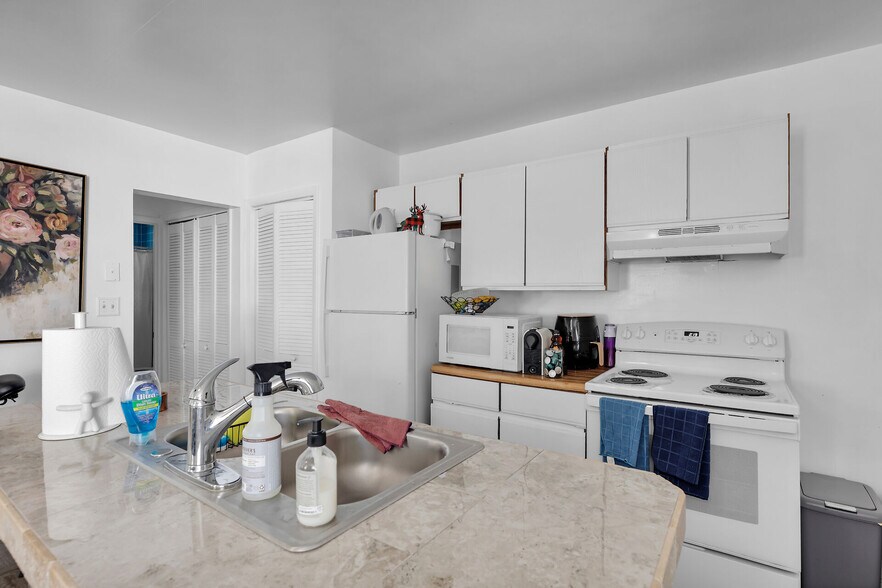 More Photos Of 912 Pohalski St, Key West Multifamily For Sale