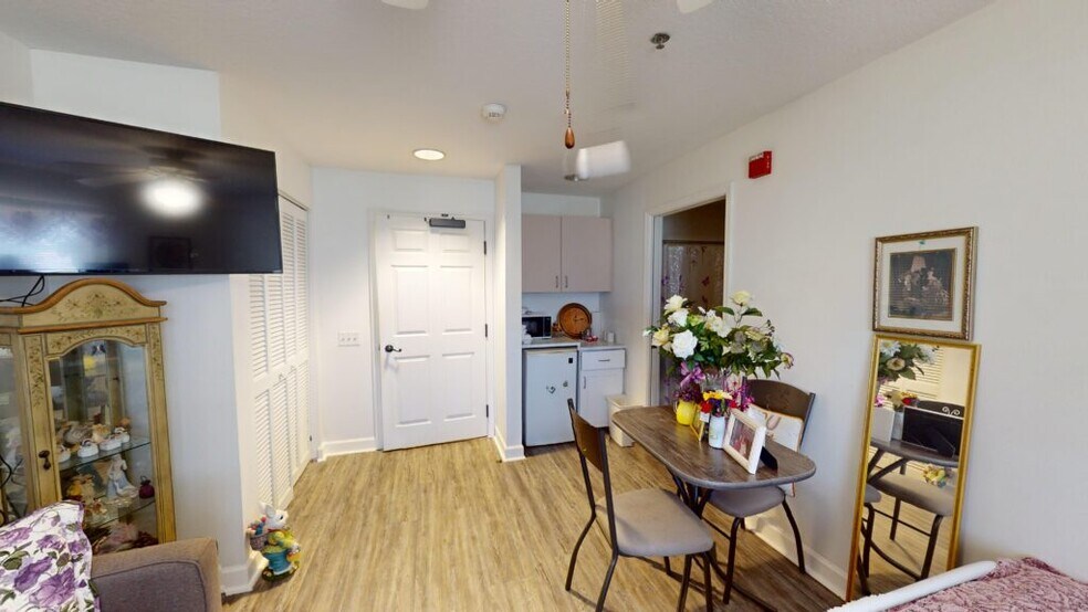 More Photos Of 12 E Grove Ave, Lake Wales Assisted Living For Sale
