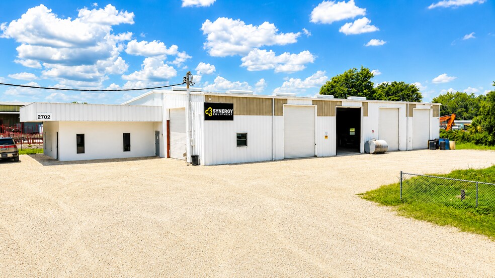 More Photos Of 2702 Drane Field Rd, Lakeland Warehouse For Lease