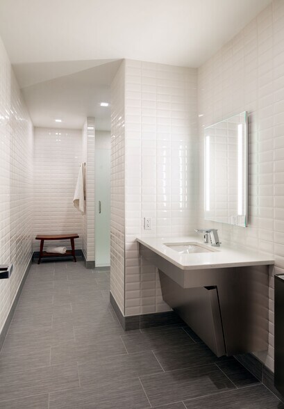 More Photos Of 1150 Connecticut Ave NW, Washington Office For Lease