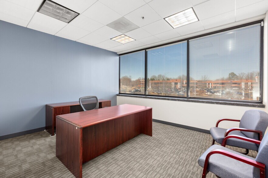More Photos Of 10 Center St, Stafford Office For Lease