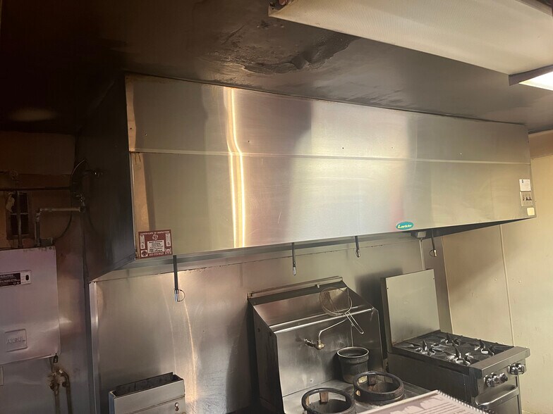 More Photos Of 1129 Walnut St, Springfield Restaurant For Sale