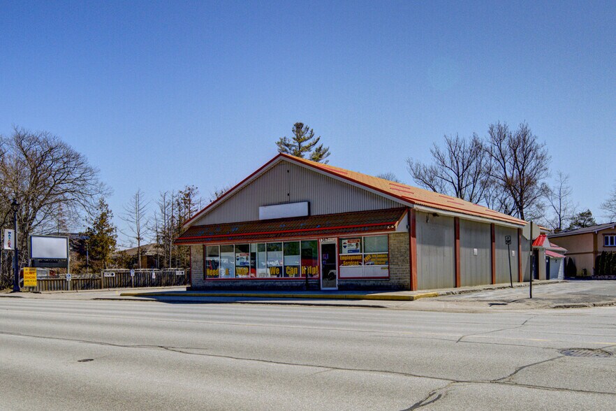 More Photos Of 1367 Mosley St, Wasaga Beach Office For Sale