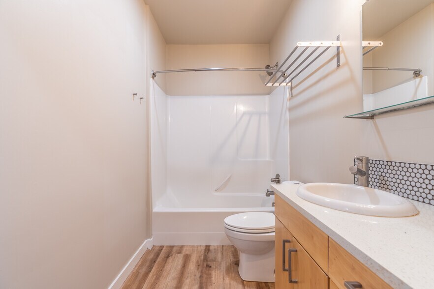 More Photos Of 4780 SE Milwaukie Ave, Portland Apartments For Sale