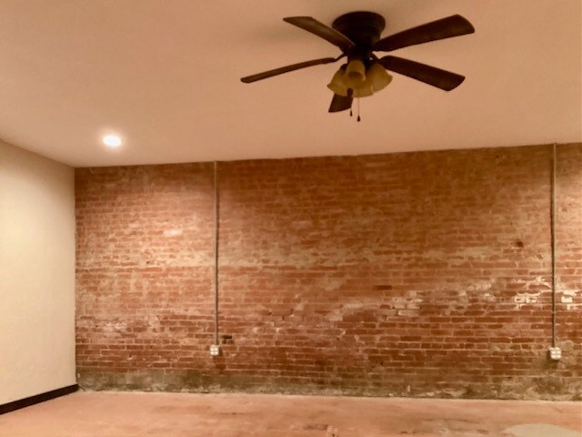 More Photos Of 189 Broadway St, Alba Storefront Retail Office For Sale