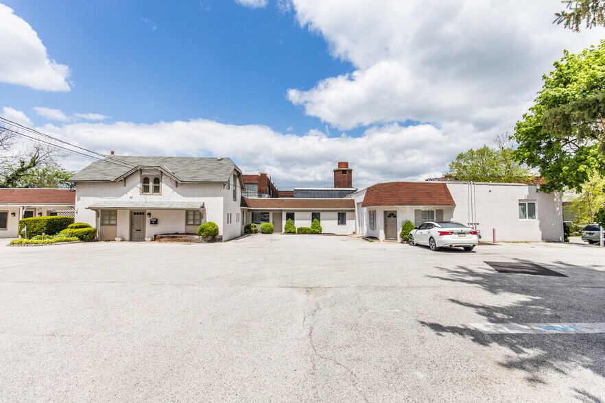 More Photos Of 110 Ardmore Ave, Ardmore Office For Lease