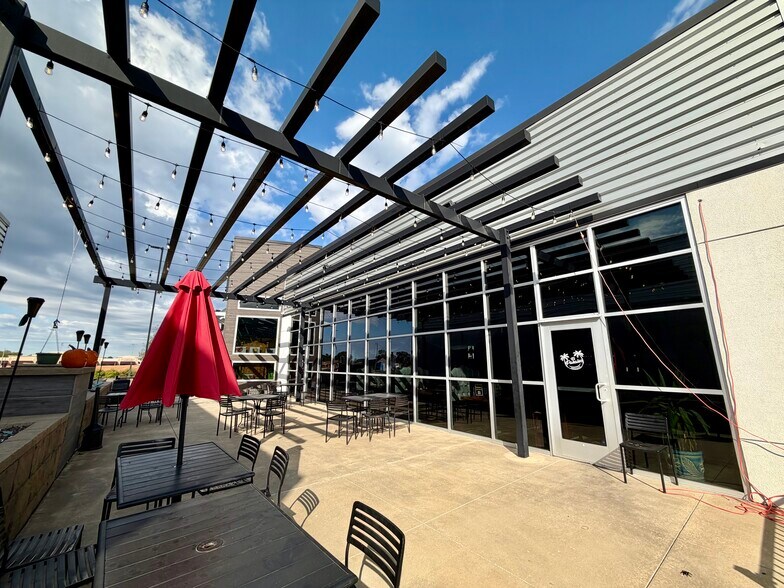 More Photos Of 306 E Chestnut St, Strafford Freestanding For Sale