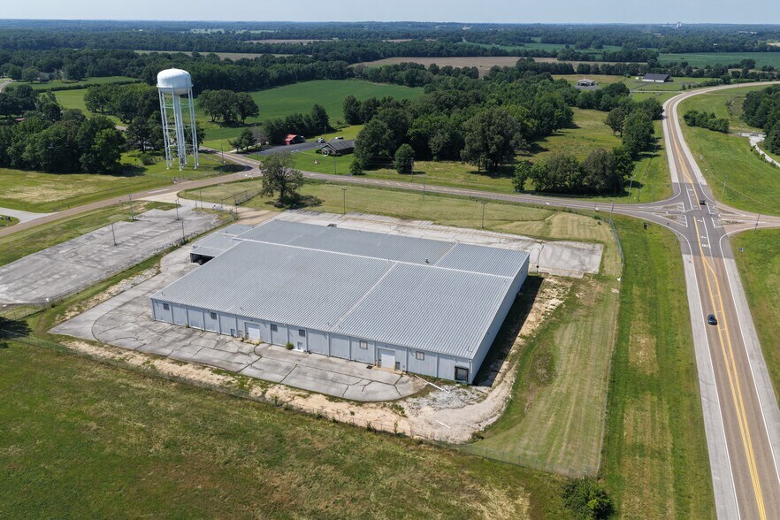 More Photos Of 7 American Woodmark Dr, Humboldt Distribution For Sale