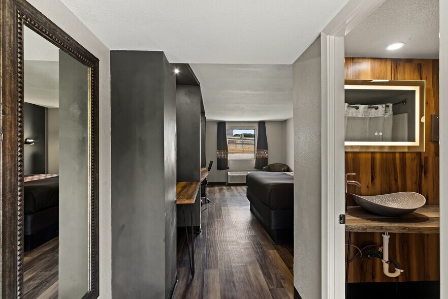 More Photos Of 6201 E Highway 290, Austin Hotel For Sale