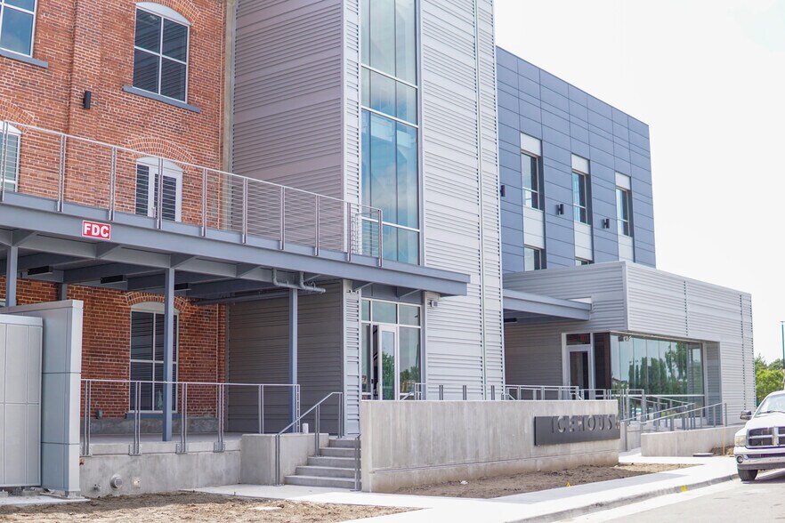 More Photos Of 165 S Rock Island St, Wichita Office For Lease