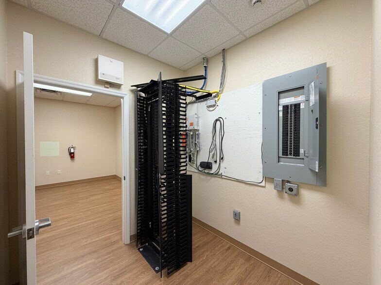 More Photos Of 3107 Medical Way, Sebring Office For Lease