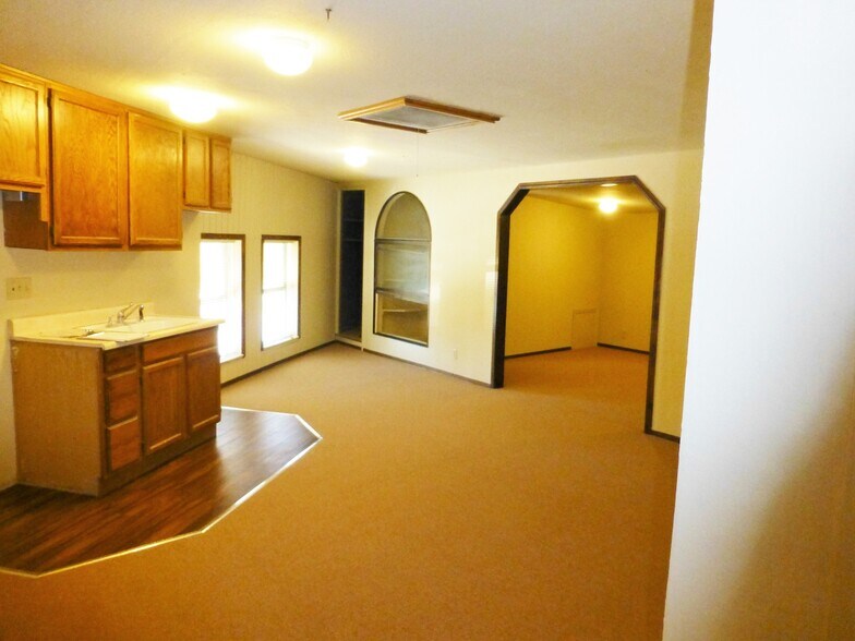 More Photos Of 16840 Alisal Ct, San Lorenzo Warehouse For Lease