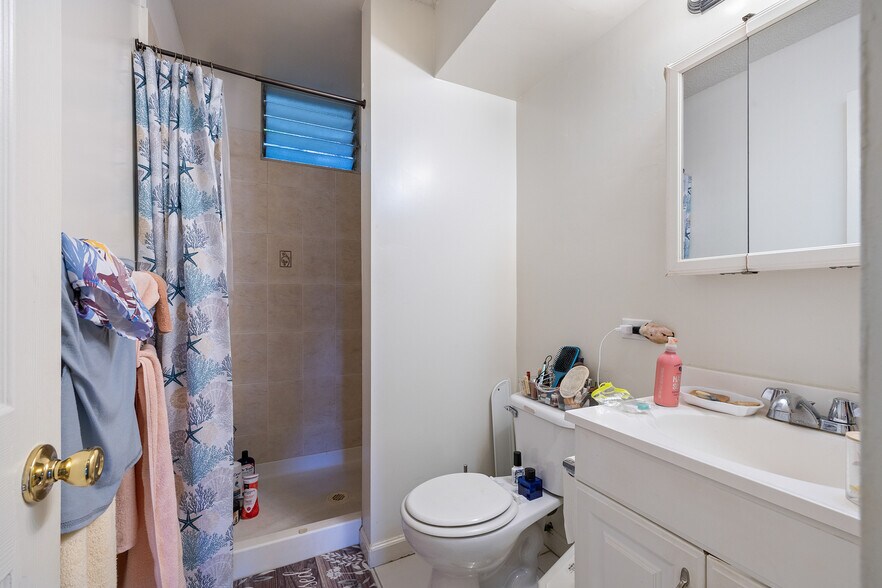 More Photos Of 437 Namahana St, Honolulu Apartments For Sale