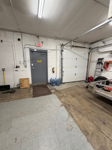 More Photos Of 1624 E Wisconsin Ave, Appleton Office For Sale