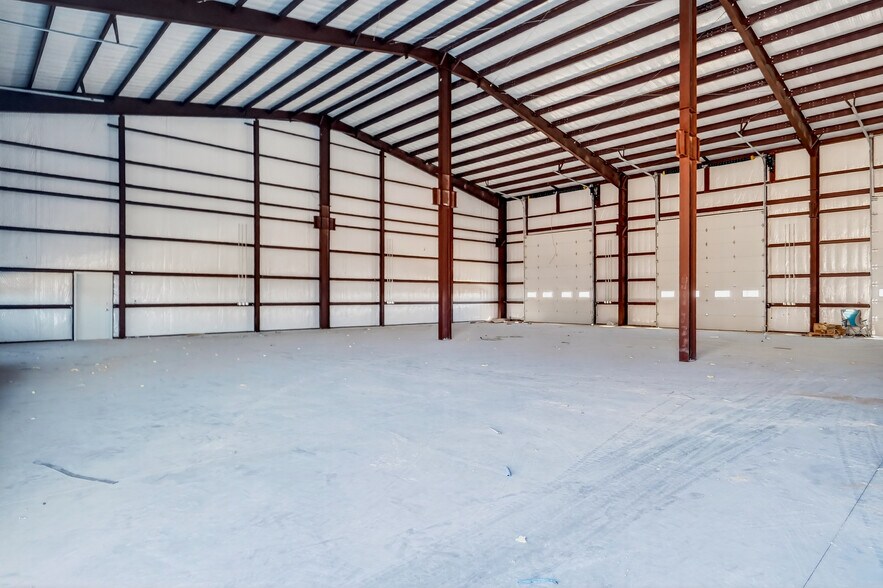More Photos Of 16510 W Basin St, Odessa Warehouse For Lease