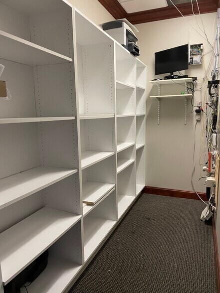 More Photos Of 7065 Westpointe Blvd, Orlando Loft Creative Space For Lease