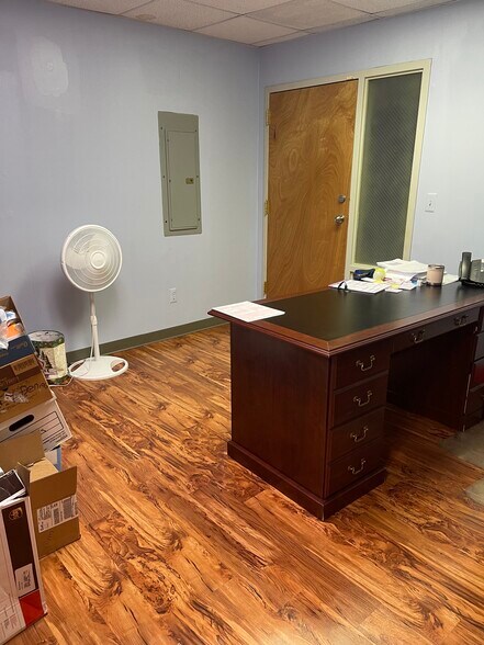 More Photos Of 1553 State Route 27, Somerset Medical For Sale