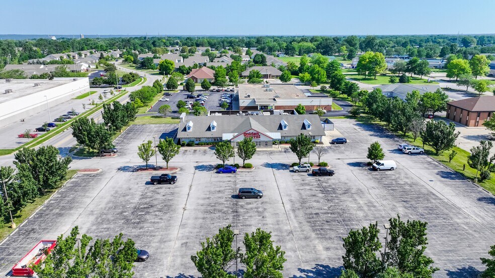 More Photos Of 79 Shenandoah Dr, Lafayette Restaurant For Lease