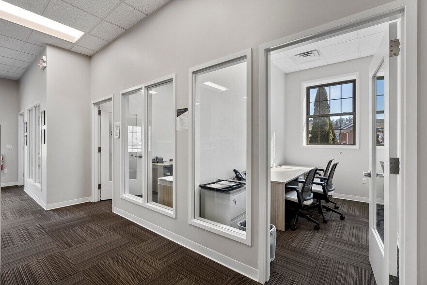 More Photos Of 855 Farmington Ave, Farmington Office For Sale