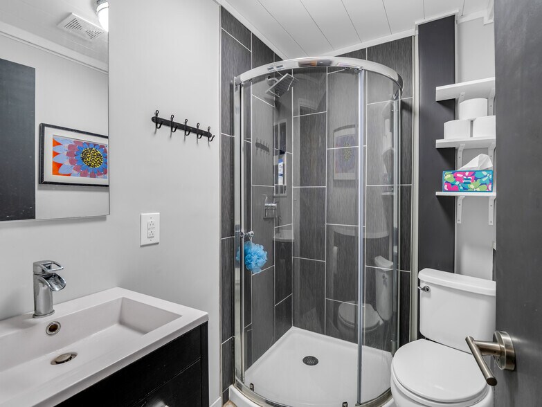 More Photos Of 885 Salem Church Rd, Bostic Flex For Sale