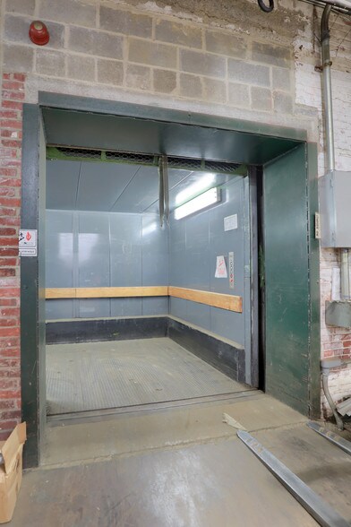 More Photos Of 6155-6165 E Main St, East Petersburg Industrial For Sale