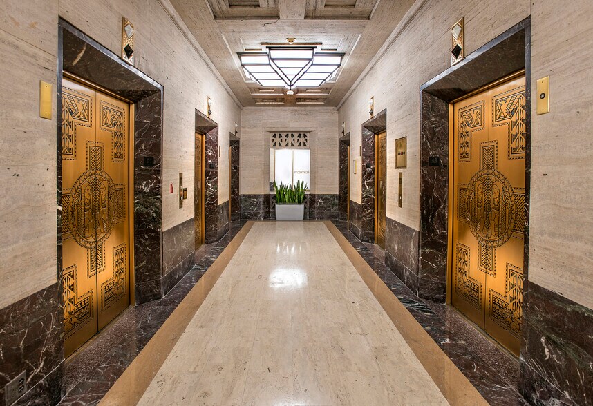 More Photos Of 645 Griswold St, Detroit Unknown For Lease