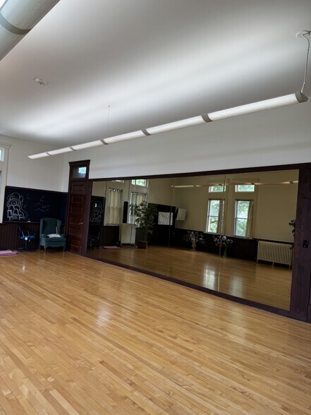 More Photos Of 315 S Grove Ave, Owatonna Schools For Sale