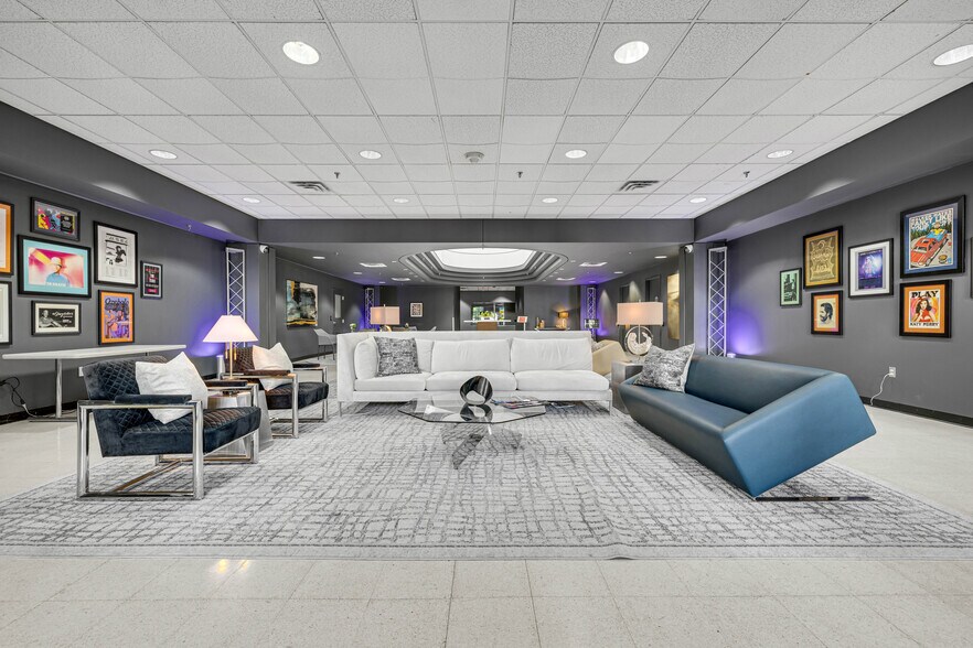 More Photos Of 5000 Northfield Ln, Spring Hill Movie Radio TVStudio For Sale