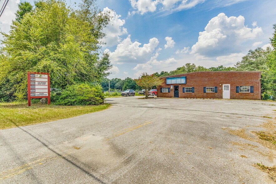More Photos Of 6317-6325 Dogwood Dr, Milton Warehouse For Lease