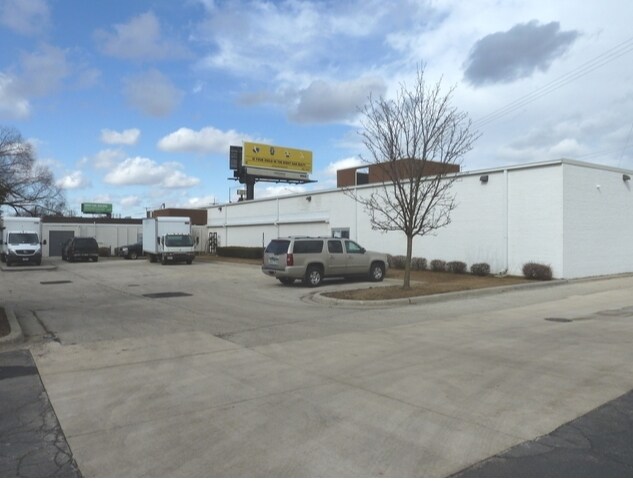 More Photos Of 1800 N Rand Rd, Palatine Freestanding For Sale