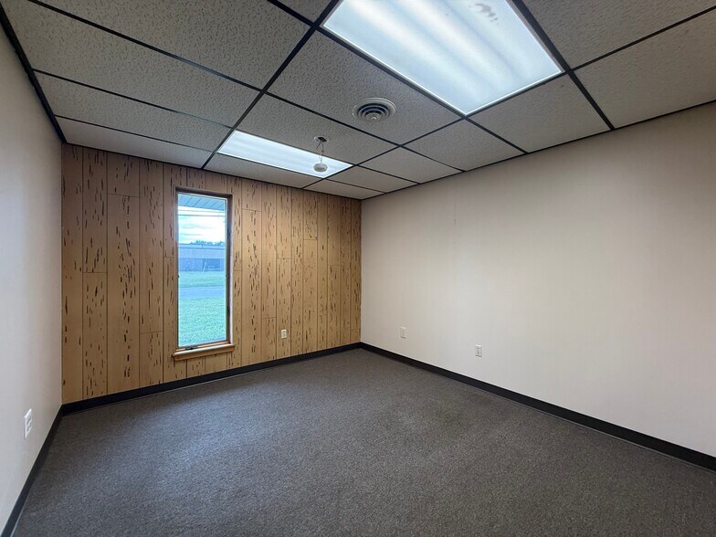 More Photos Of 51 N America Dr, West Seneca Office For Lease