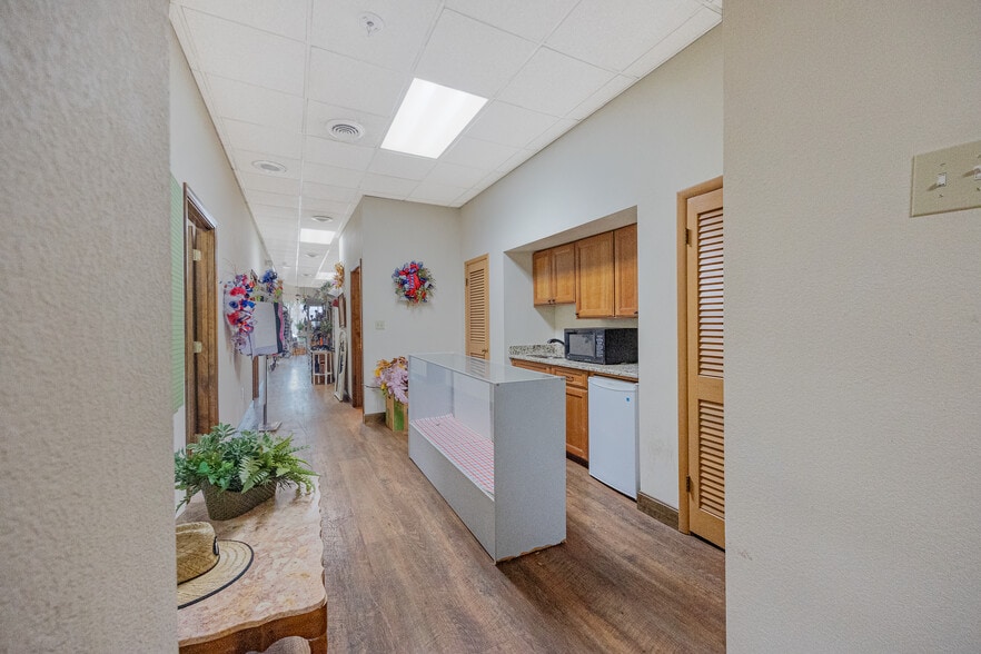 More Photos Of 120 N Main St, De Soto Storefront Retail Residential For Sale