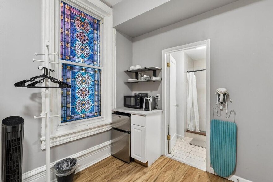 More Photos Of 1611 S Broad St, Philadelphia Specialty For Sale