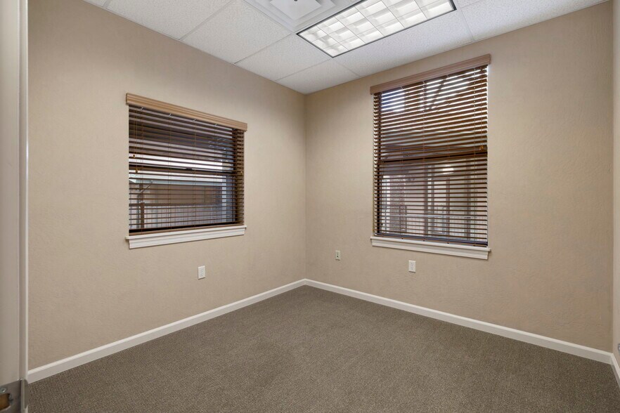More Photos Of 1600 W University Ave, Flagstaff Medical For Sale