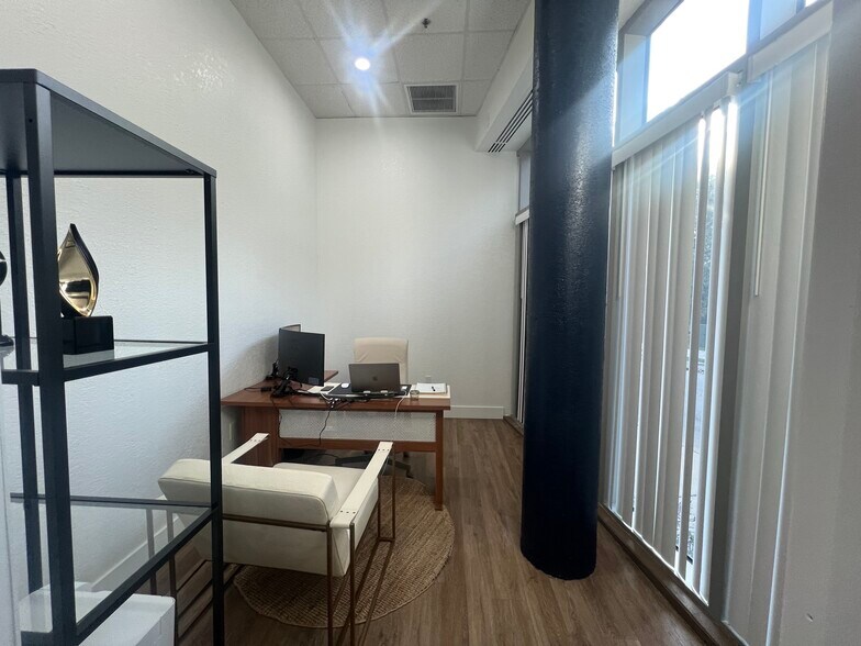 More Photos Of 375-3 S 12th St, Tampa Office For Sale