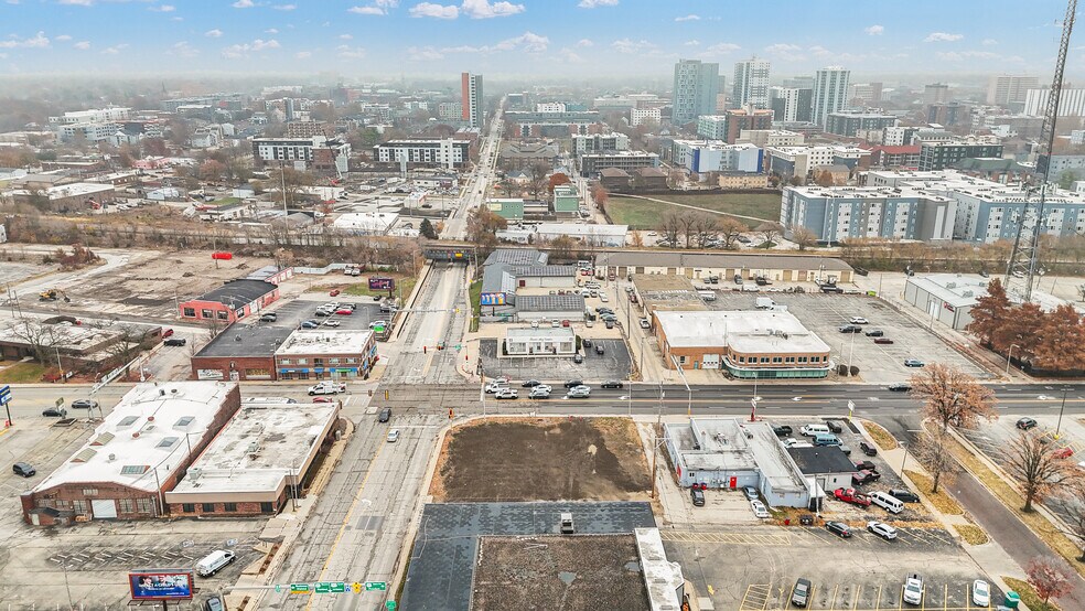More Photos Of 401 S Neil St, Champaign Land For Lease