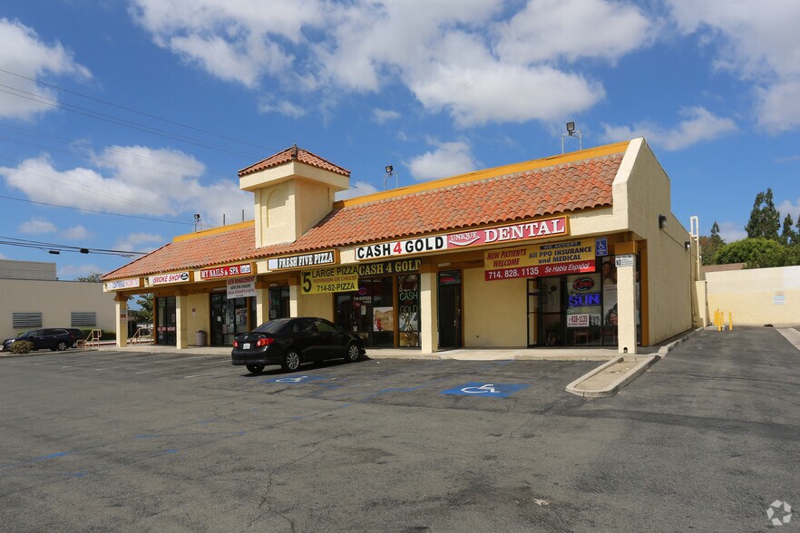 Primary Photo Of 545-595 S Knott Ave, Anaheim Storefront Retail Office For Lease