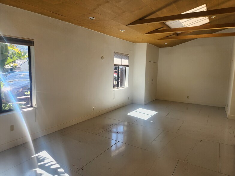 More Photos Of 27 Gate 5 Rd, Sausalito Office For Lease