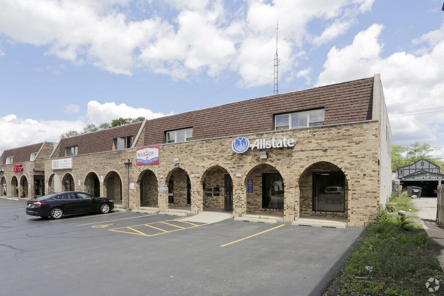 More Photos Of 535-541 N Lake St, Mundelein Storefront Retail Residential For Lease