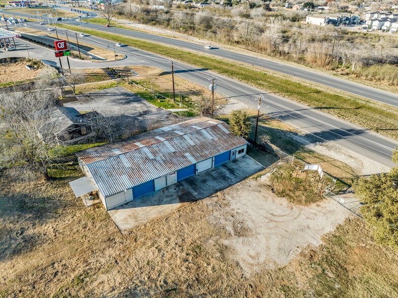 More Photos Of 11211 S US Highway 181, San Antonio Warehouse For Sale